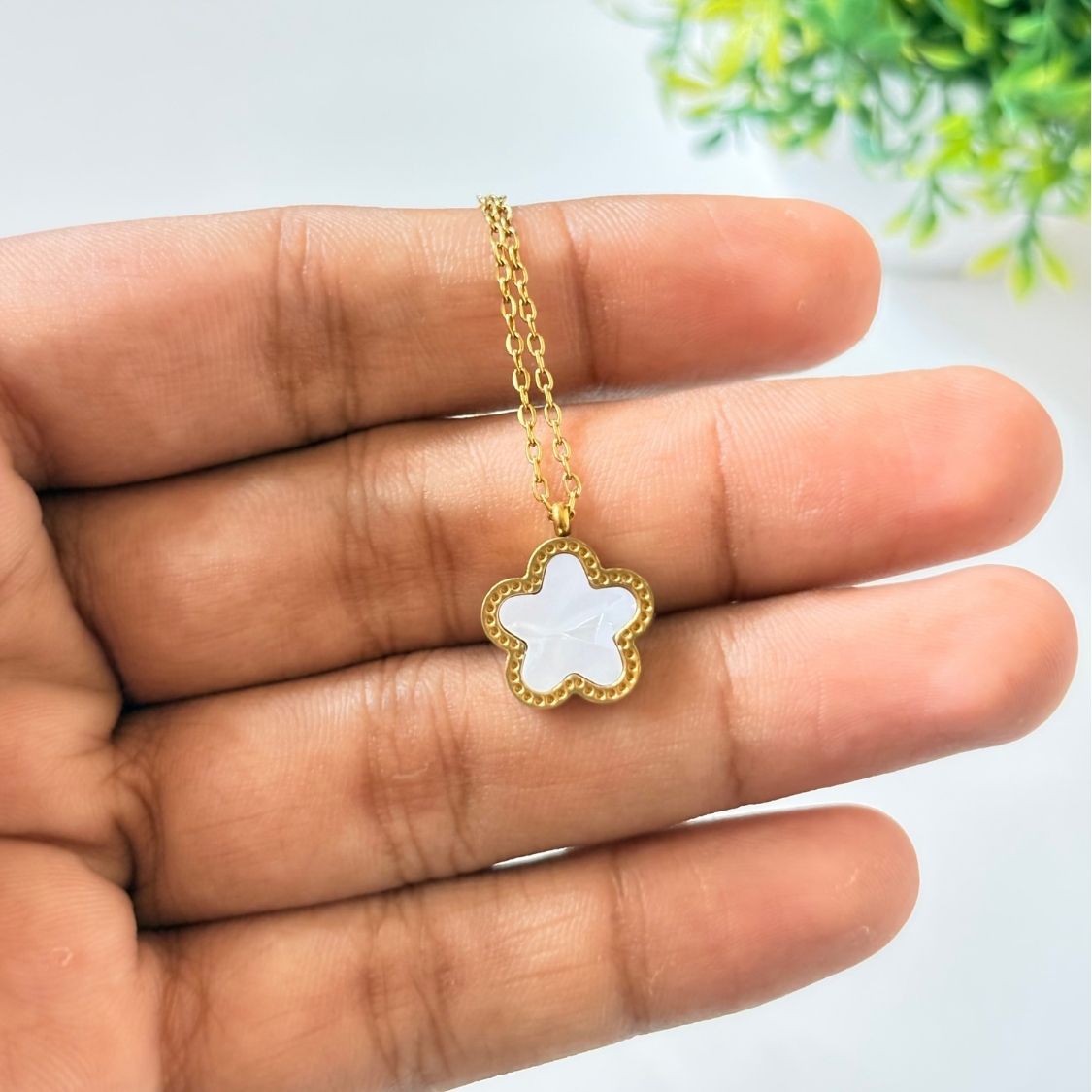 Double Color Clover Flower Pendant Necklace